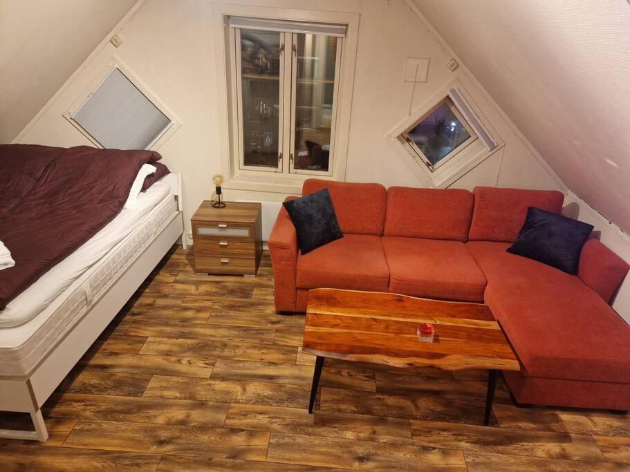 Smaller Apartment Next To Bridge Tromsø Exterior foto